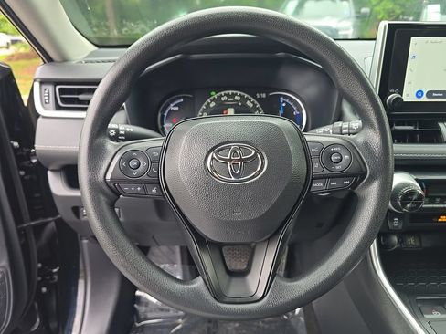 Used 2025 Toyota RAV4 XLE AWD/4WD image 20