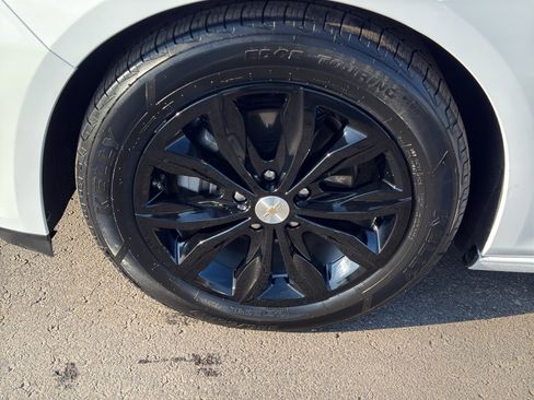 Used 2024 Chevrolet Malibu LT image 9