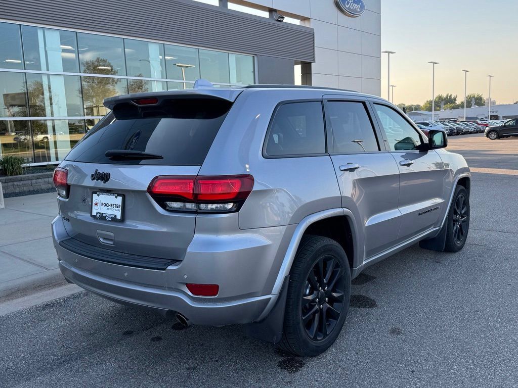 Used 2018 Jeep Grand Cherokee Altitude AWD/4WD image 36