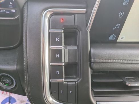 Used 2022 Chevrolet Tahoe Z71 w/ Luxury Package image 22