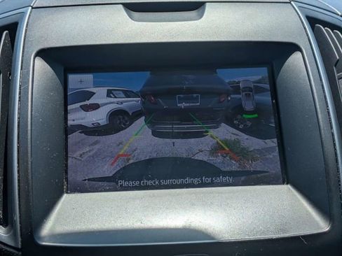 Used 2020 Ford Edge SE FWD image 21