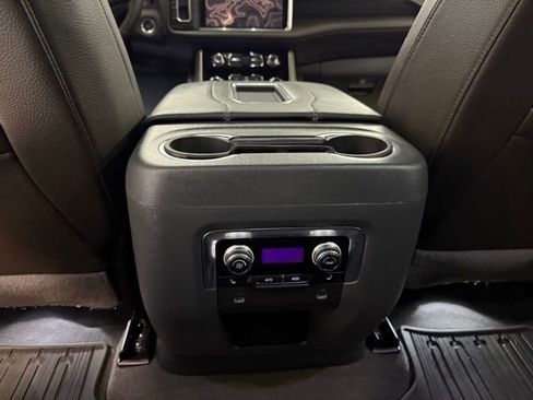 Used 2022 GMC Yukon Denali image 19