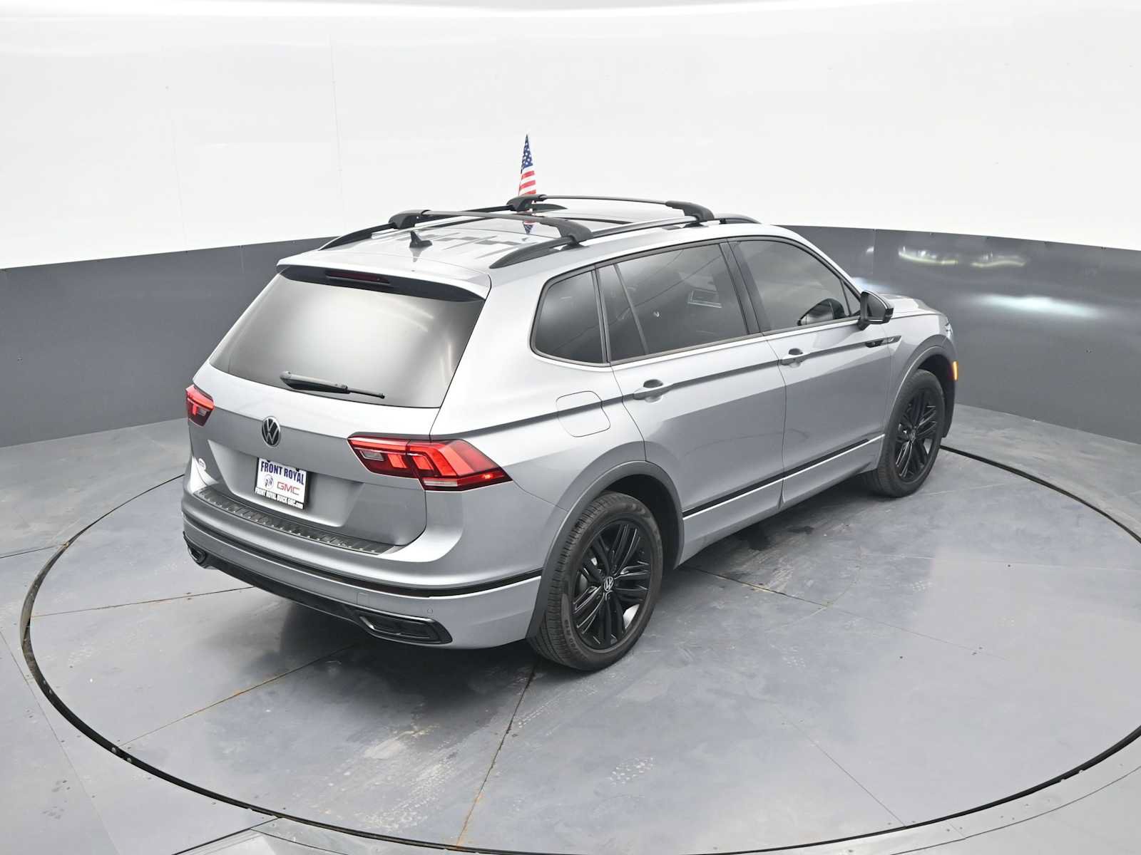 Used 2022 Volkswagen Tiguan SE R-Line AWD/4WD image 39