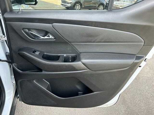 Used 2023 Chevrolet Traverse LT FWD image 46
