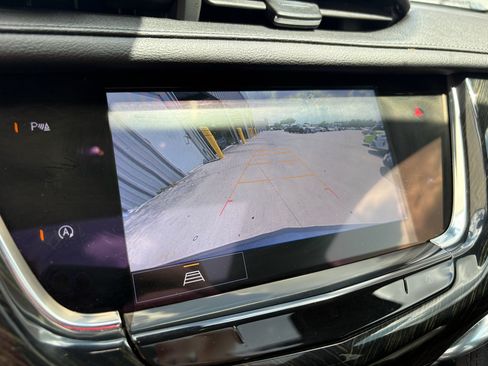 Used 2021 Cadillac XT6 Premium Luxury FWD image 18