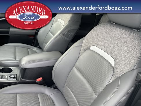 Used 2025 Ford Bronco Sport Badlands image 12