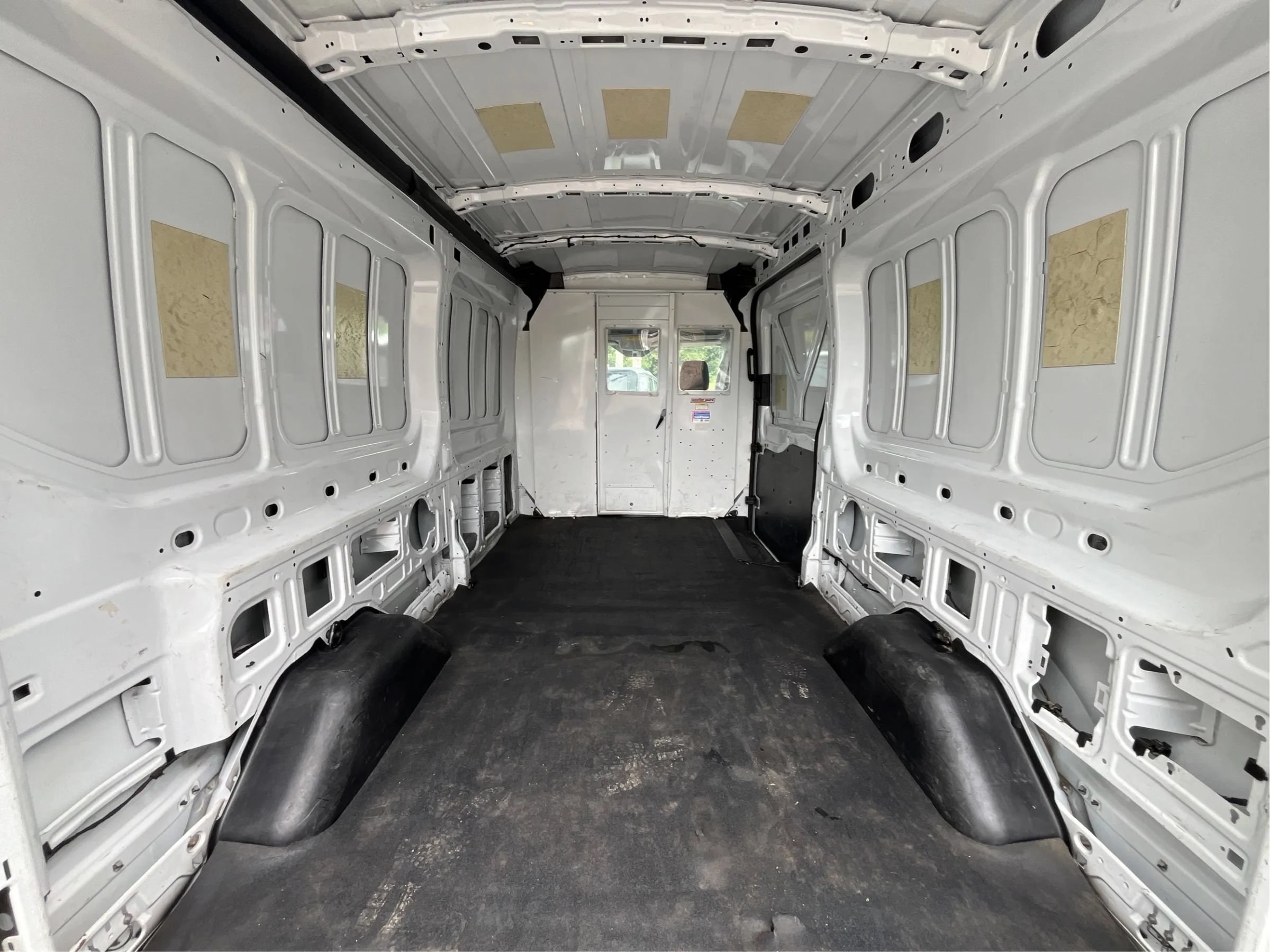 Used 2015 Ford Transit 250 148 Medium Roof RWD image 21