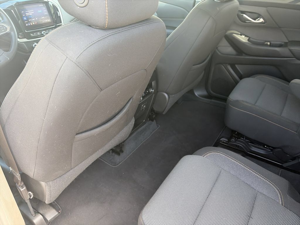 Used 2021 Chevrolet Traverse LT FWD image 27