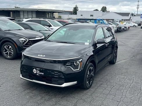 Certified 2024 Kia Niro Wind FWD image 3
