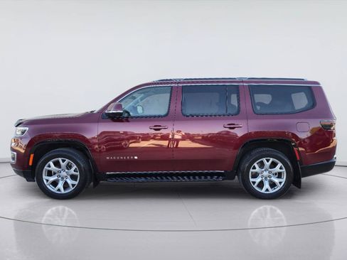 Used 2022 Jeep Wagoneer Series I w/ Premium Group I AWD/4WD image 2
