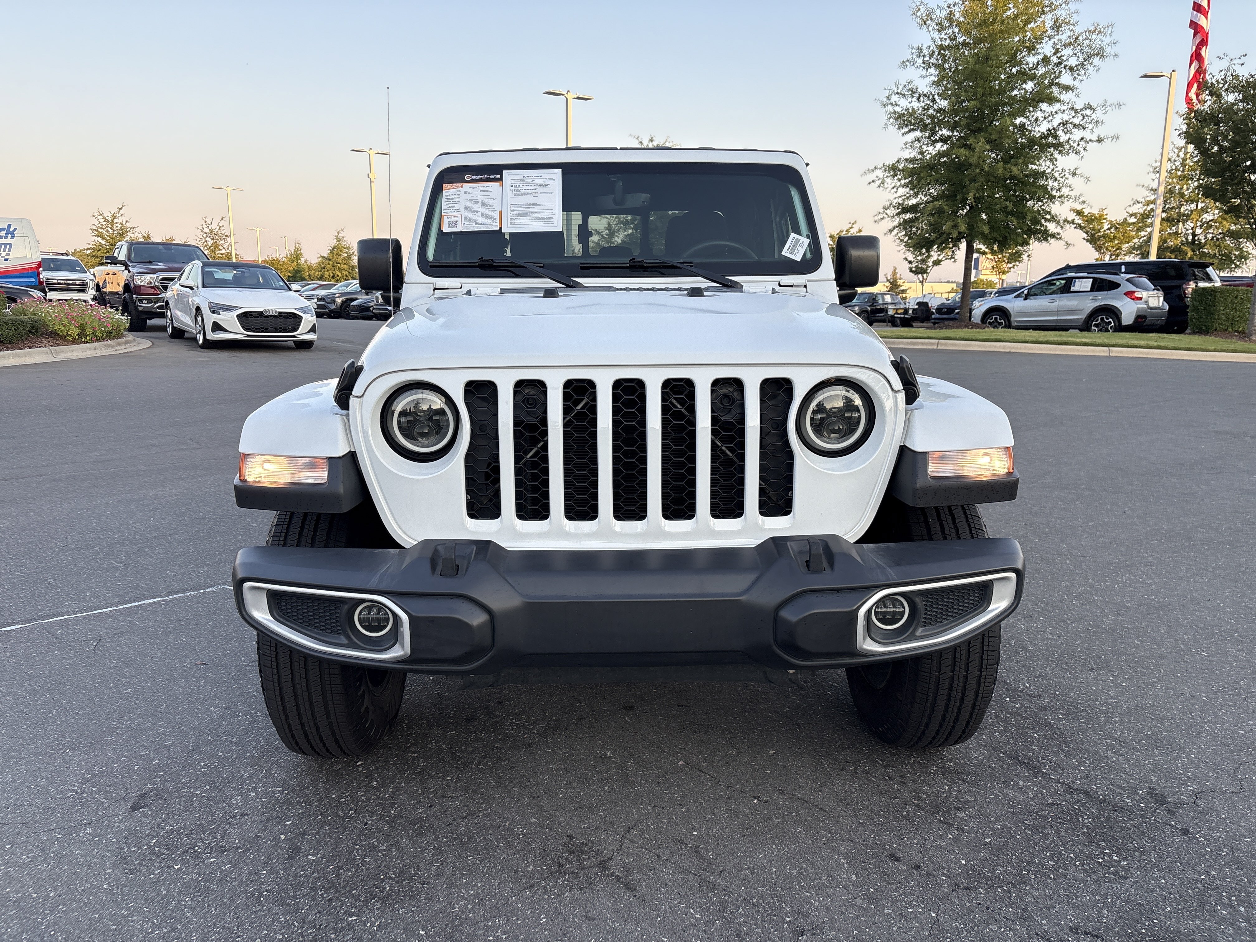 Used 2023 Jeep Gladiator Sport AWD/4WD image 3