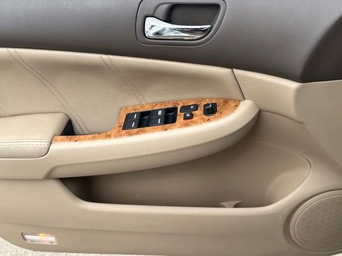 Used 2005 Honda Accord EX-L image 26