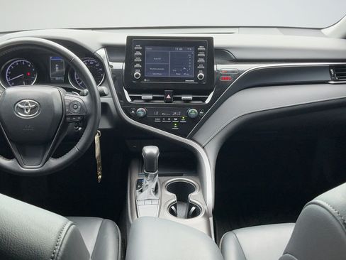 Used 2023 Toyota Camry SE FWD image 7