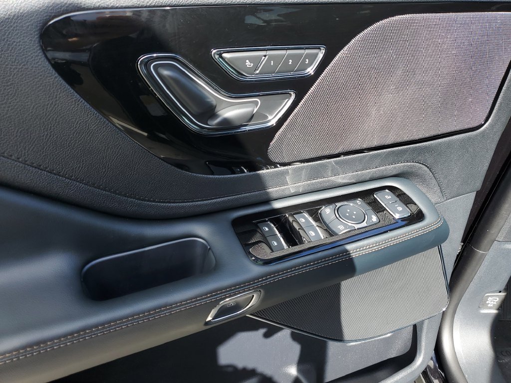 New 2026 Lincoln Aviator 2WD image 19
