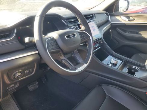 New 2025 Jeep Grand Cherokee Limited image 11