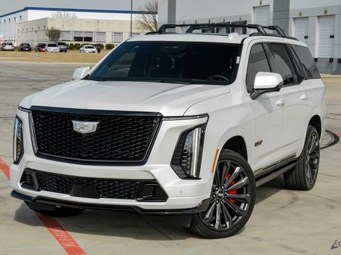 Used 2025 Cadillac Escalade V w/ LPO, Floor Liner Package image 3