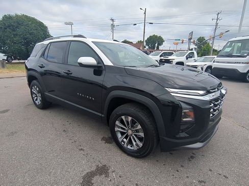 Used 2026 Chevrolet Equinox LT w/ Convenience Package II image 2
