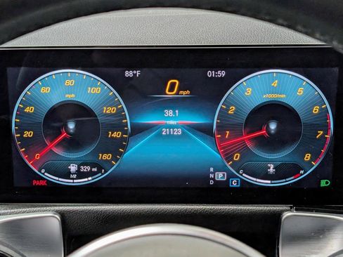 Used 2022 Mercedes-Benz GLB 250 4MATIC image 32