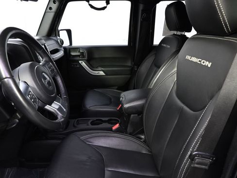 Used 2017 Jeep Wrangler Unlimited Rubicon w/ Max Tow Package AWD/4WD image 11
