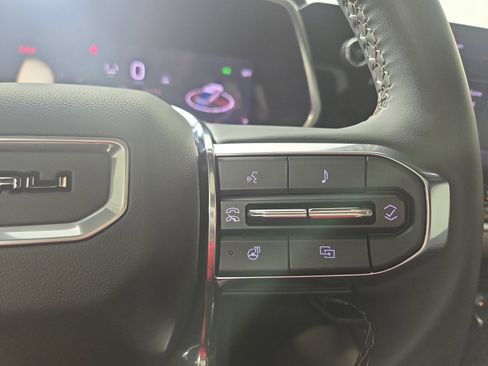 Used 2025 GMC Canyon Denali w/ LPO, Denali Black Edition image 16