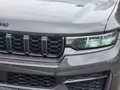 New 2026 Jeep Grand Cherokee Altitude AWD/4WD image 7