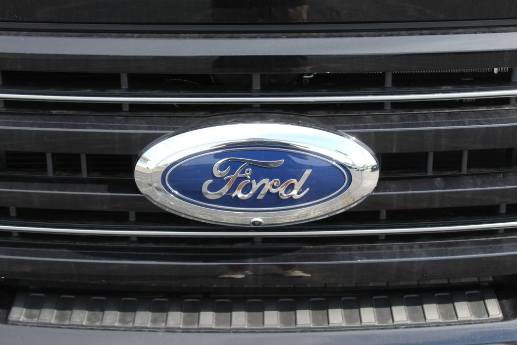 New 2026 Ford F350 Platinum w/ Tremor Off-Road Package AWD/4WD image 9
