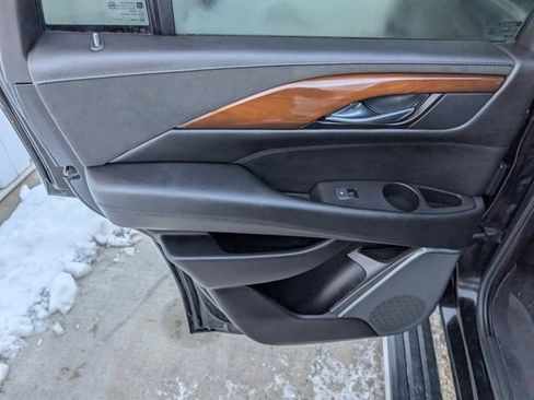 Used 2020 Cadillac Escalade Premium Luxury image 24