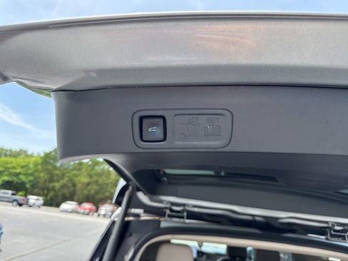 Used 2024 Ford Expedition Limited RWD image 36