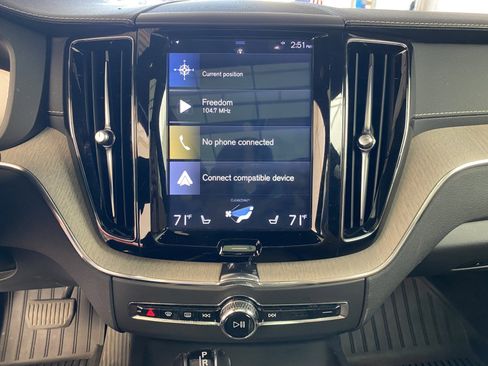 Used 2018 Volvo XC60 T5 Inscription w/ Advanced Package AWD/4WD image 25