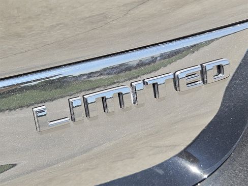 New 2025 Jeep Grand Cherokee L Limited w/ Black Appearance Package image 12