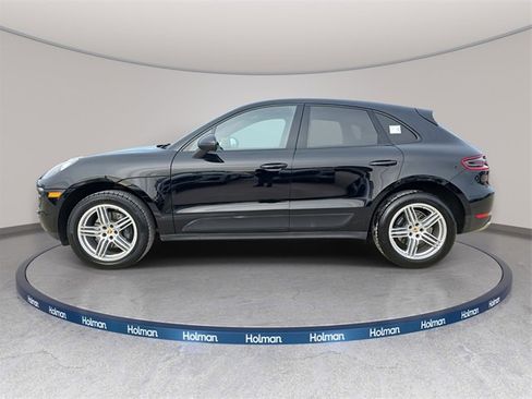 Used 2017 Porsche Macan Base image 9
