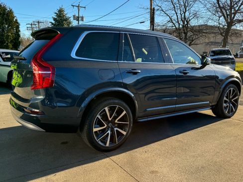 Used 2022 Volvo XC90 T6 Momentum w/ Advanced Package AWD/4WD image 3