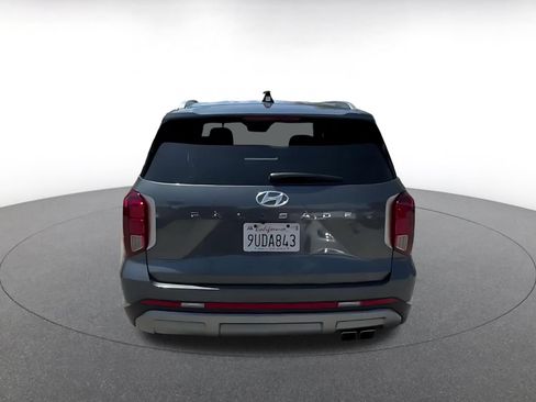Used 2025 Hyundai Palisade SEL FWD image 12