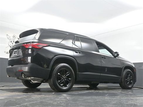 Used 2023 Chevrolet Traverse LT w/ Midnight/Sport Edition image 35