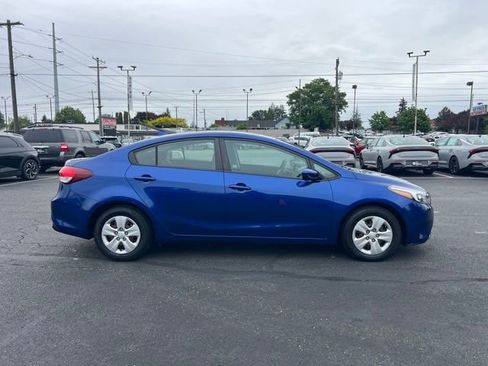 Used 2017 Kia Forte LX FWD image 6