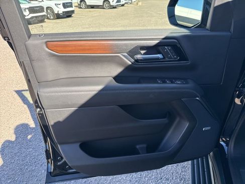 New 2026 GMC Yukon XL Denali image 9