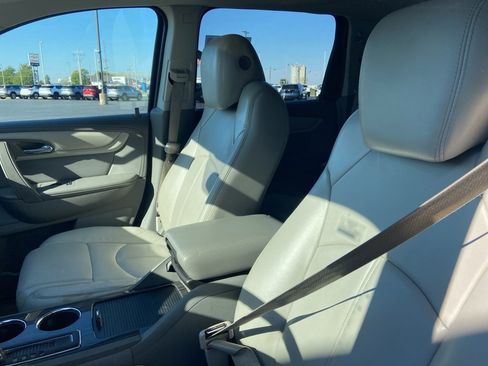 Used 2014 Chevrolet Traverse LT image 14