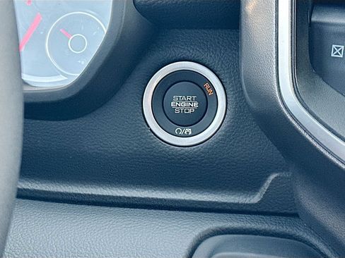 New 2026 RAM 1500 4x4 Crew Cab image 18