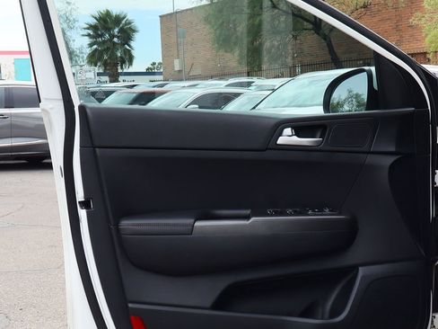 Used 2022 Kia Sportage LX image 36