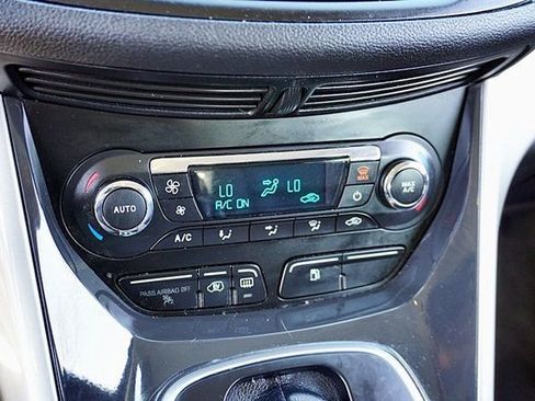 Used 2016 Ford C-MAX Energi SEL image 25