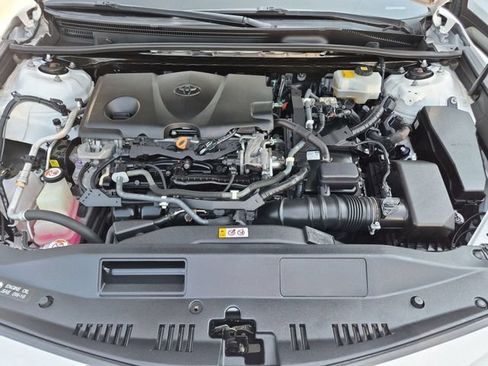 Used 2019 Toyota Camry LE FWD image 32