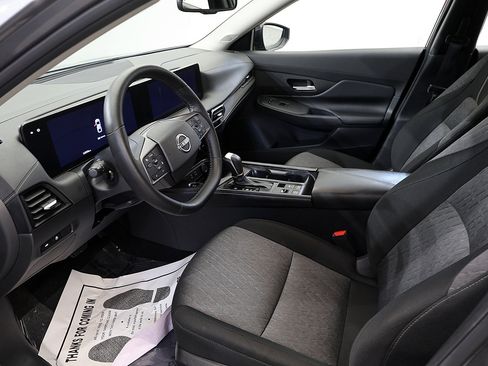 Used 2026 Nissan Sentra SV w/ SV Convenience Package FWD image 11