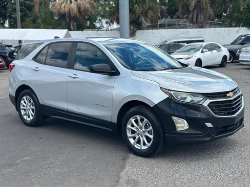 Used 2020 Chevrolet Equinox LS w/ LS Convenience Package image 2