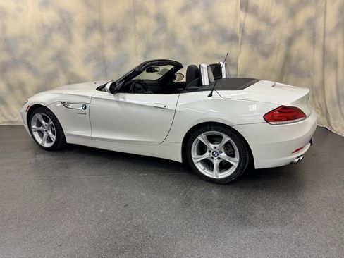 Used 2014 BMW Z4 sDrive28i image 4