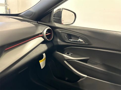 Used 2024 Chevrolet Trax RS w/ Driver Confidence Package image 25