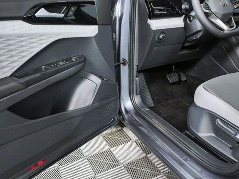 Certified 2023 Volkswagen Taos S FWD image 7