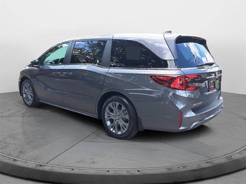 New 2026 Honda Odyssey Touring image 4