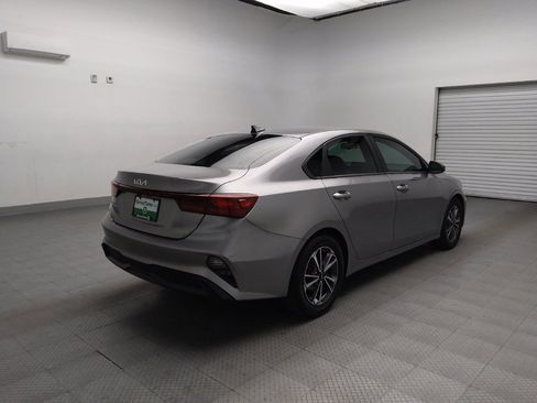 Used 2023 Kia Forte LXS w/ LXS Technology Package image 9