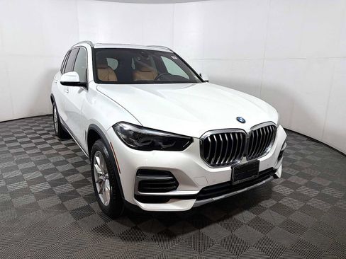 Certified 2023 BMW X5 xDrive40i w/ Premium Package AWD/4WD image 2