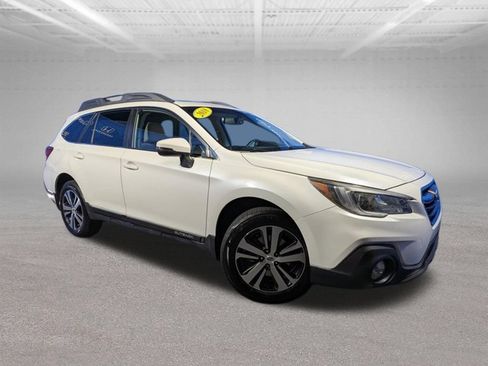 Used 2018 Subaru Outback 2.5i Limited AWD/4WD image 3